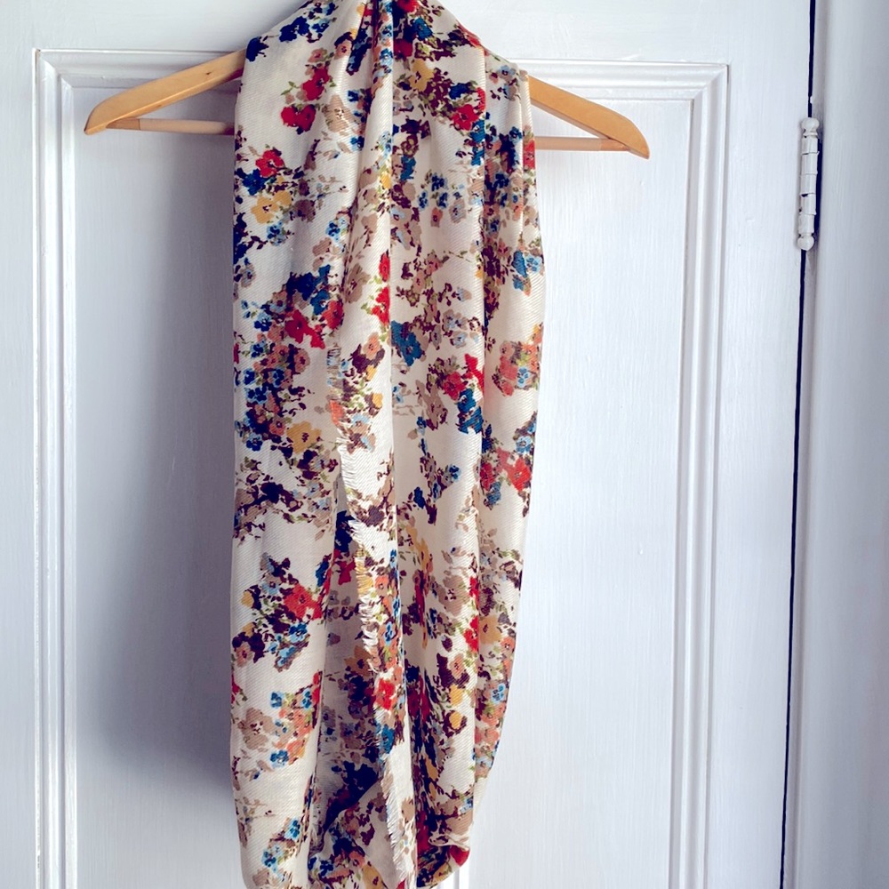 Infinity scarf with floral pattern